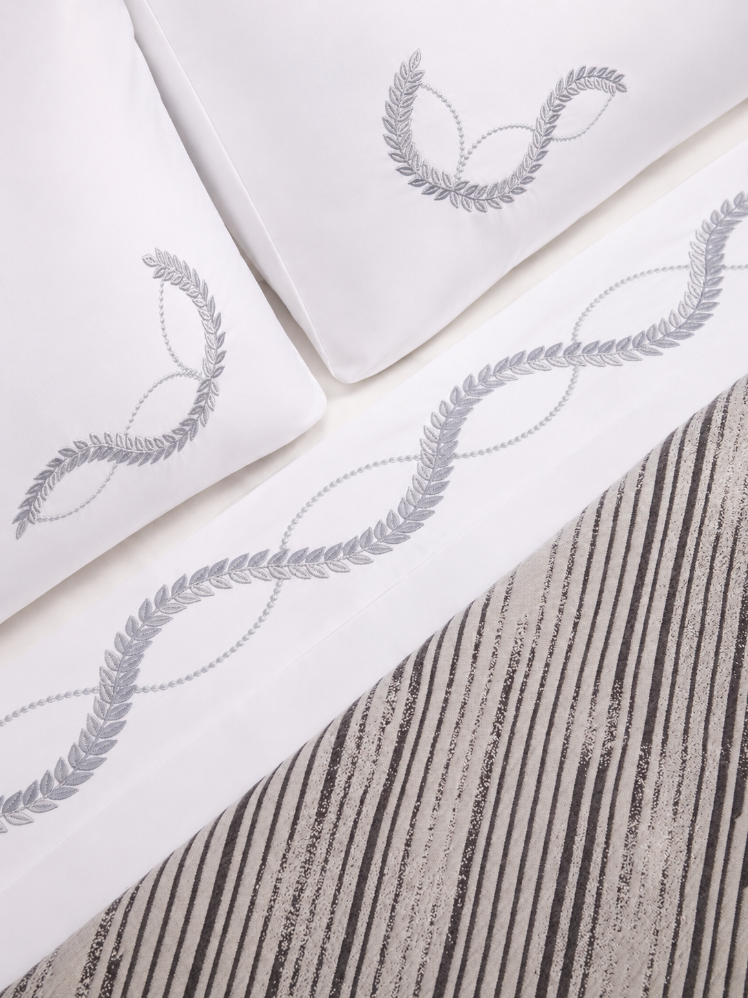 Signature – Flat Sheet Set with Anchor Embroidery