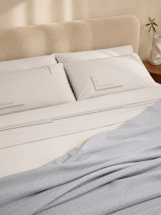 Signature – Flat Sheet Set with Arrows Embroidery