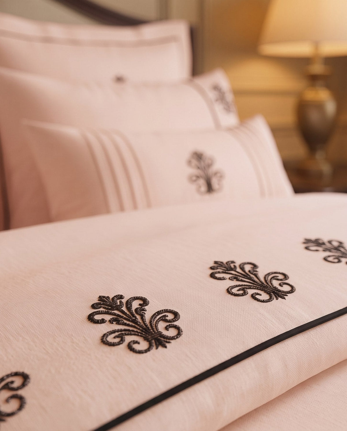 Atelier-Queen Duvet Cover with Embroidery - Simone