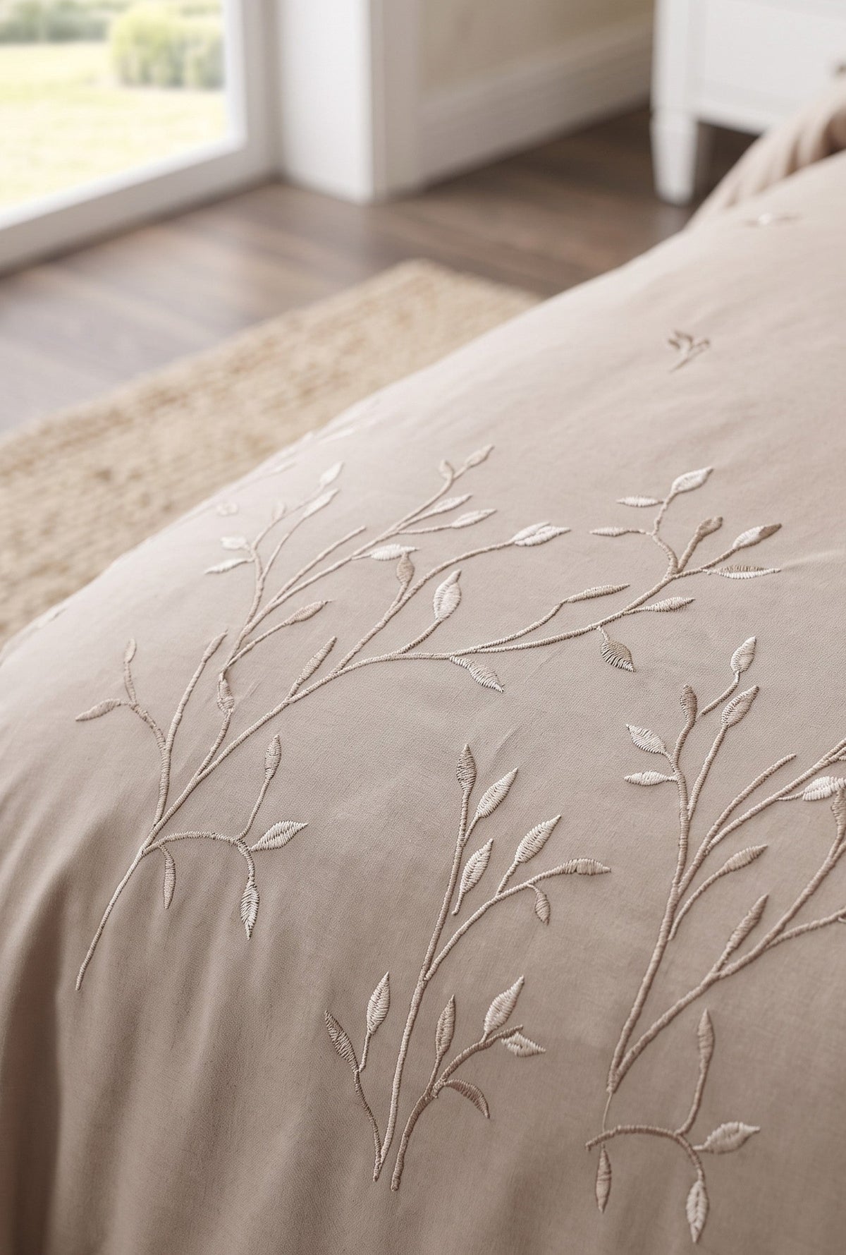 Royal Embroidery Queen Duvet Cover