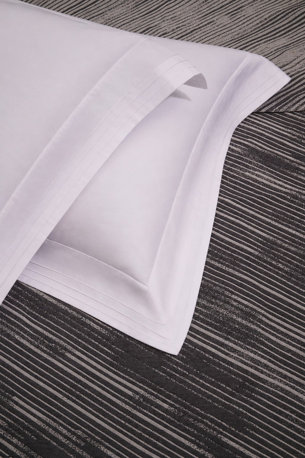 The Reversible Jacquard Light Weight Quilt